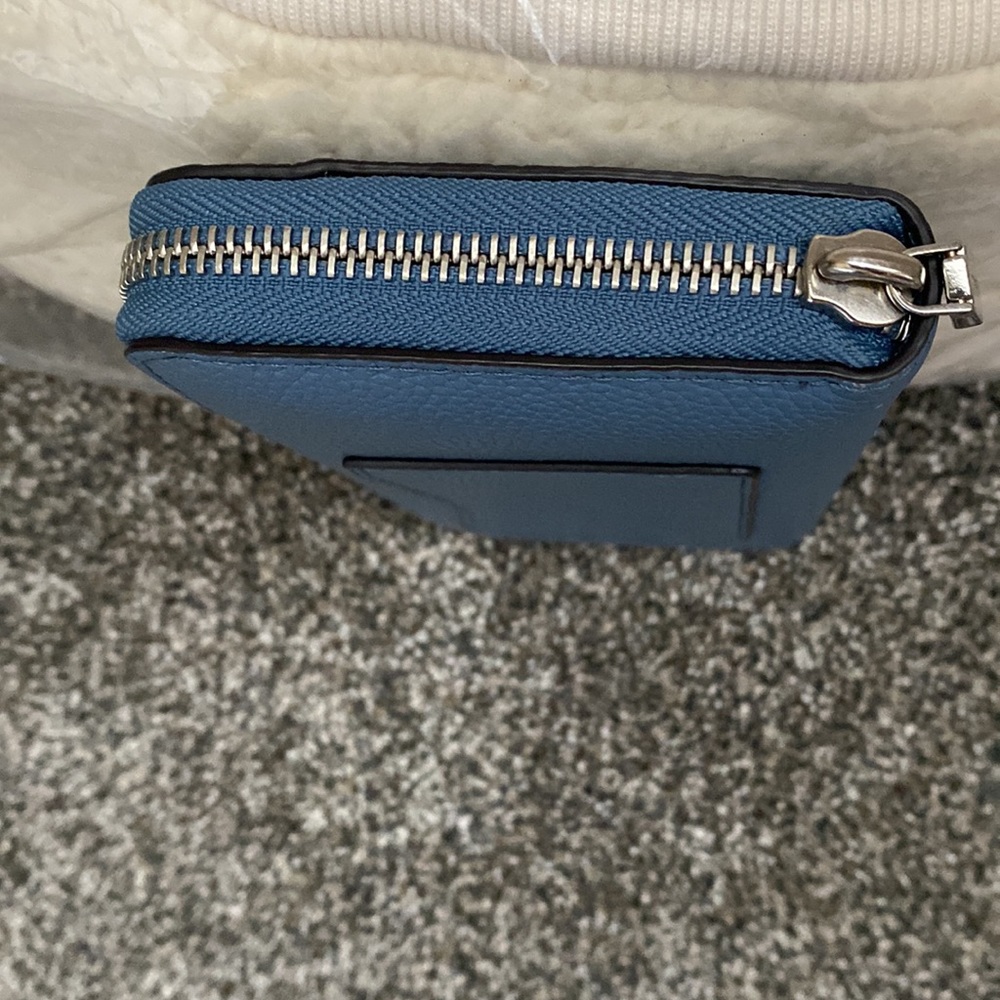 Michael Kors Wallet - Picture 7 of 7